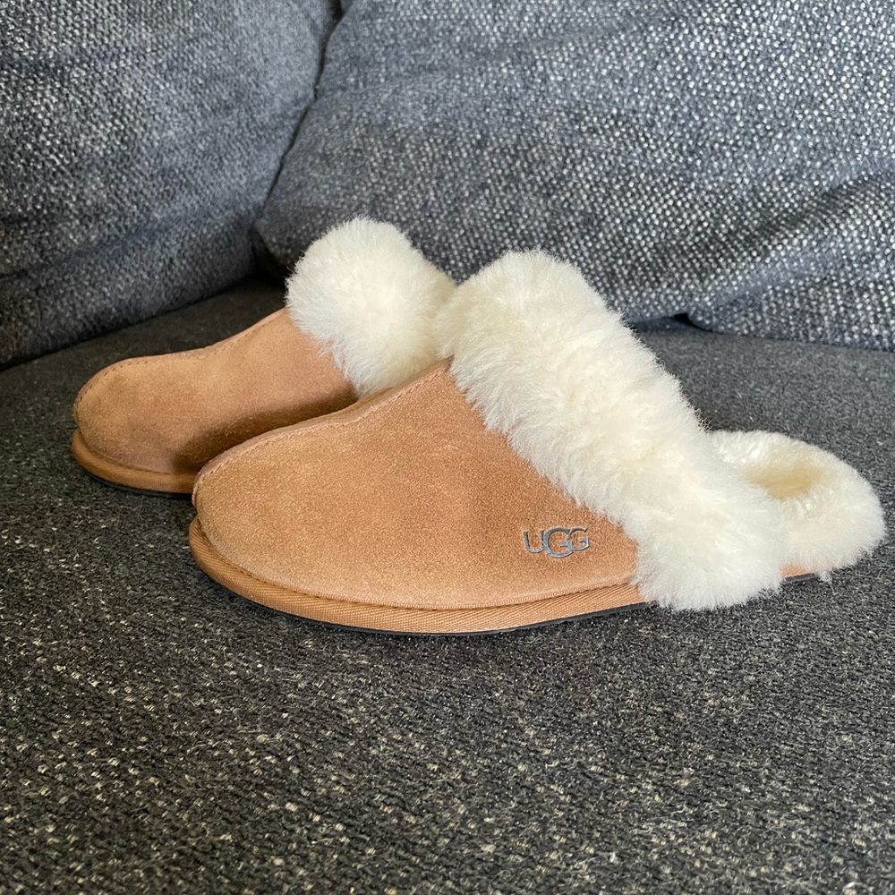 UGG Slipper, Scuffette 2 Slipper, Size 6, Chestnut